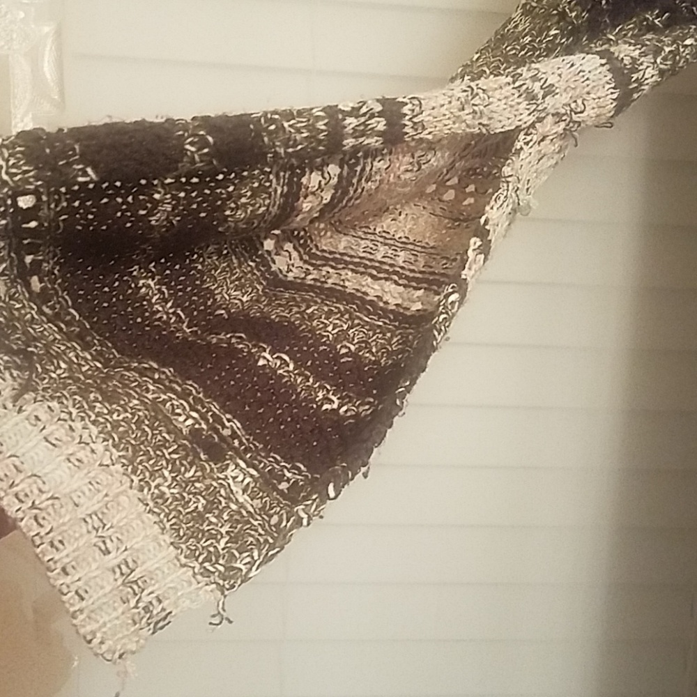 Cascading sweater. - Picture 4 of 4